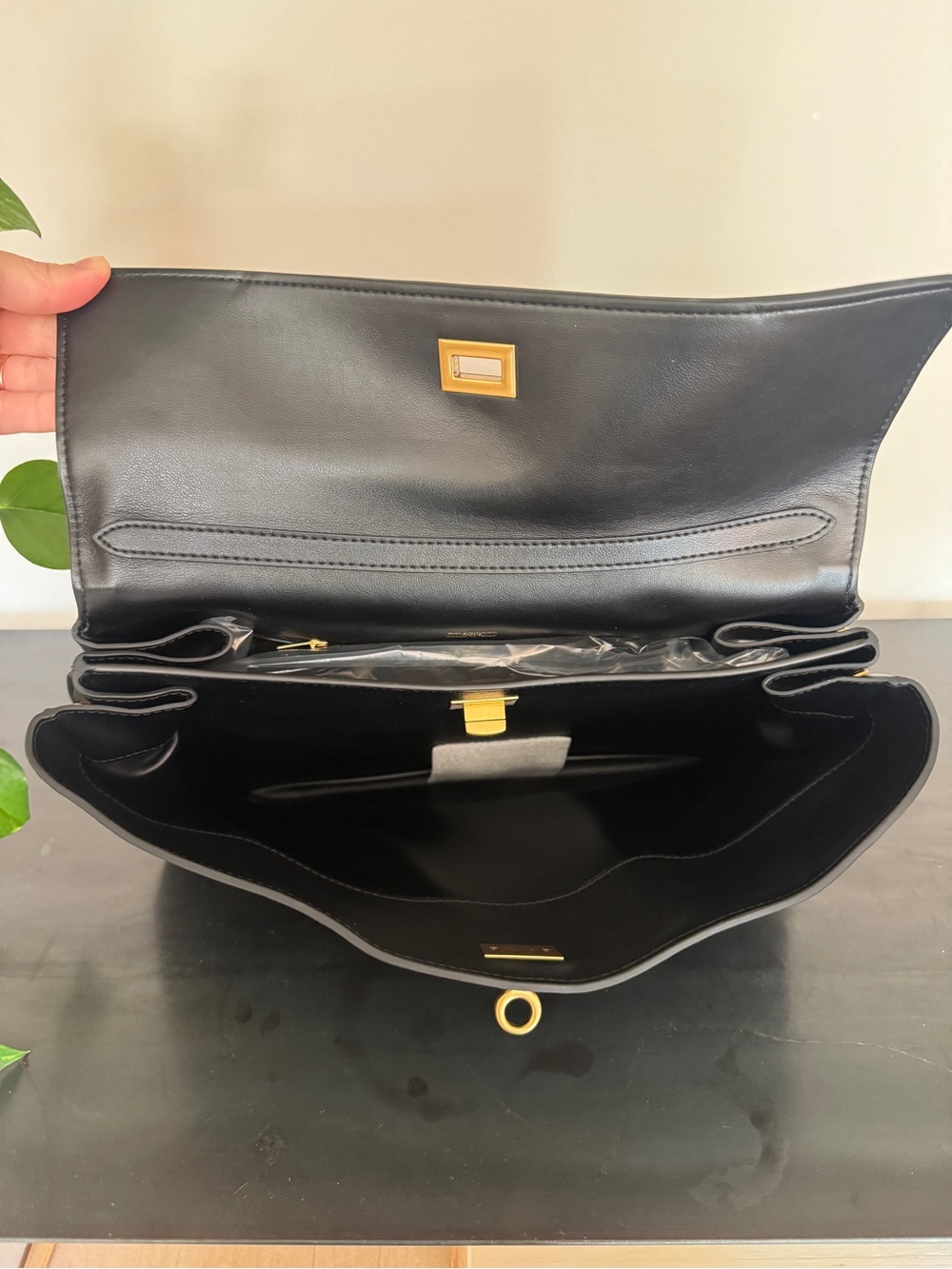 Leather Handbag — Rodeo-Style Silhouette - Picture 8 of 11